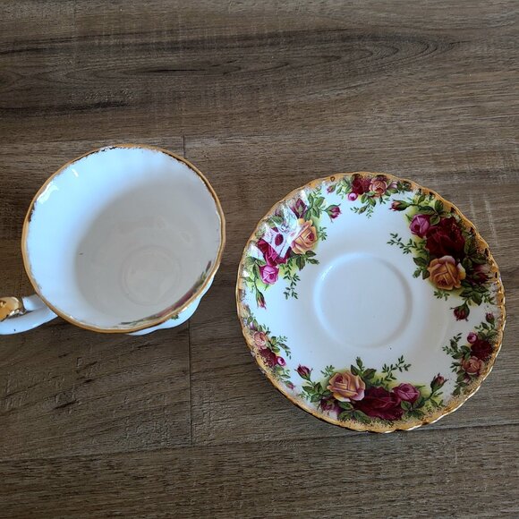 Vintage Royal Albert Bone China England ''Old Country Roses'' Cup and Saucer. - Picture 4 of 7